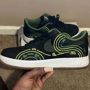 Nike Air Force 1 Low 07 LV8 NY vs NYC Black Carbon Green Treeline mid (Men)